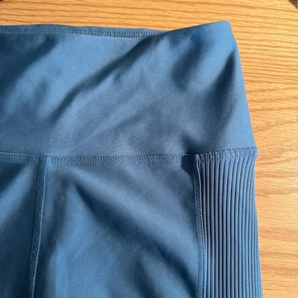 Peloton Show Up Teal Leggings- Size M
